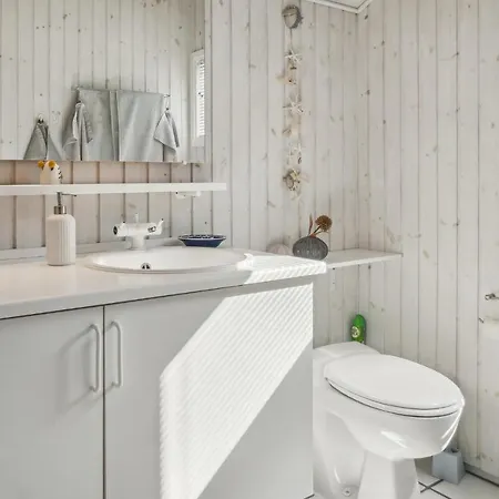 3 Bedroom Awesome In *