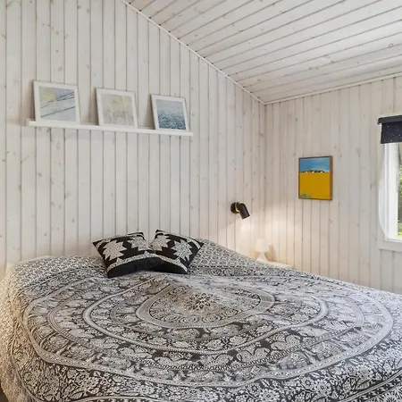 3 Bedroom Awesome In Casa de Férias